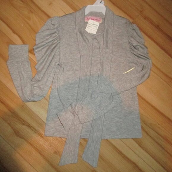 Long sleeve lavaliere t-shirt - Picture 1 of 1